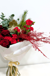 Winter bouquet with red rose