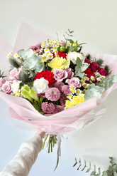 A bouquet of different shades