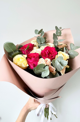 Rožinių rožių puokštė