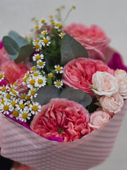 Bijūninių rožių puokštė