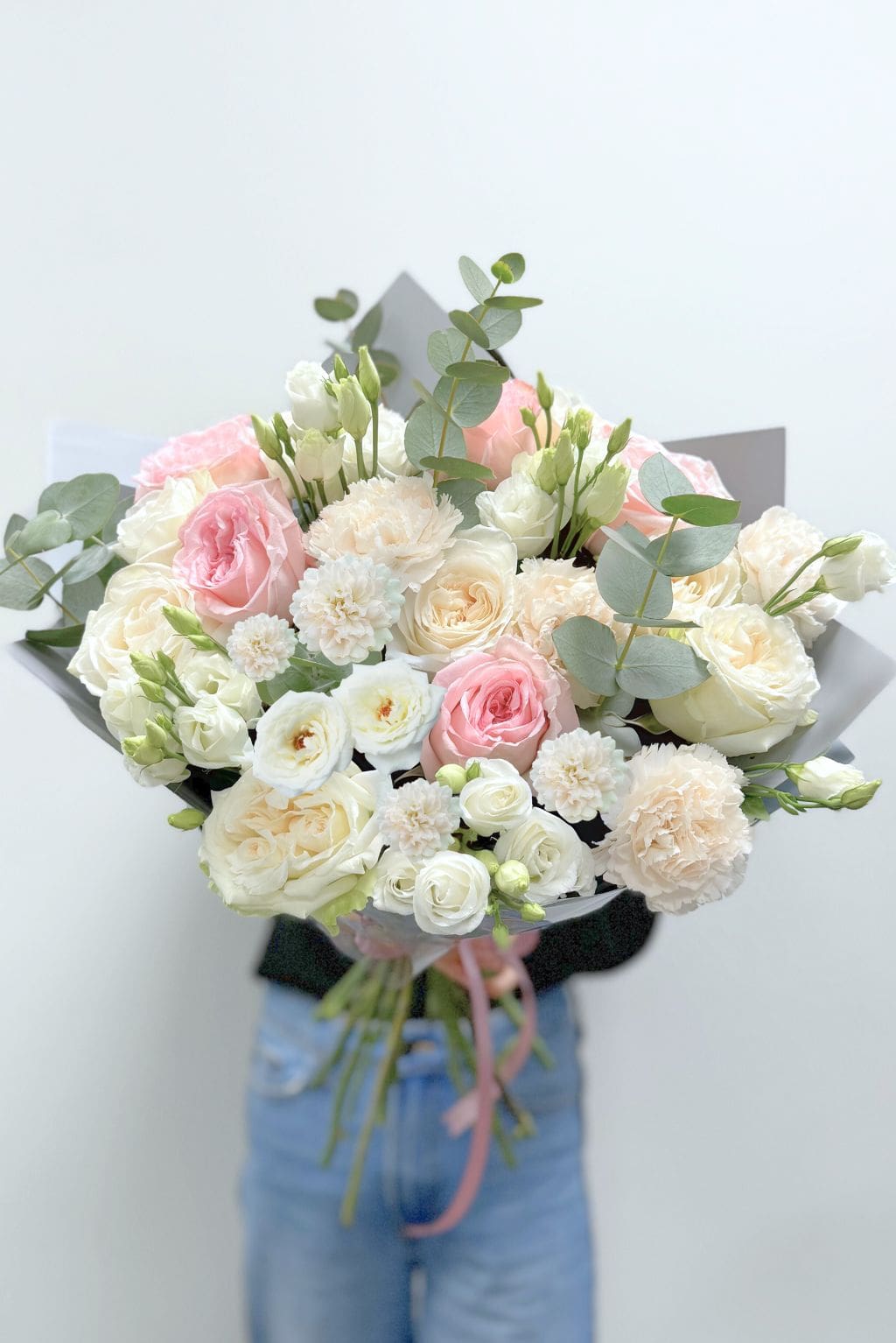 Bijūninių rožių žaismas