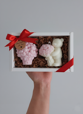 Žvakių komplektas„Meilės Glėbys”